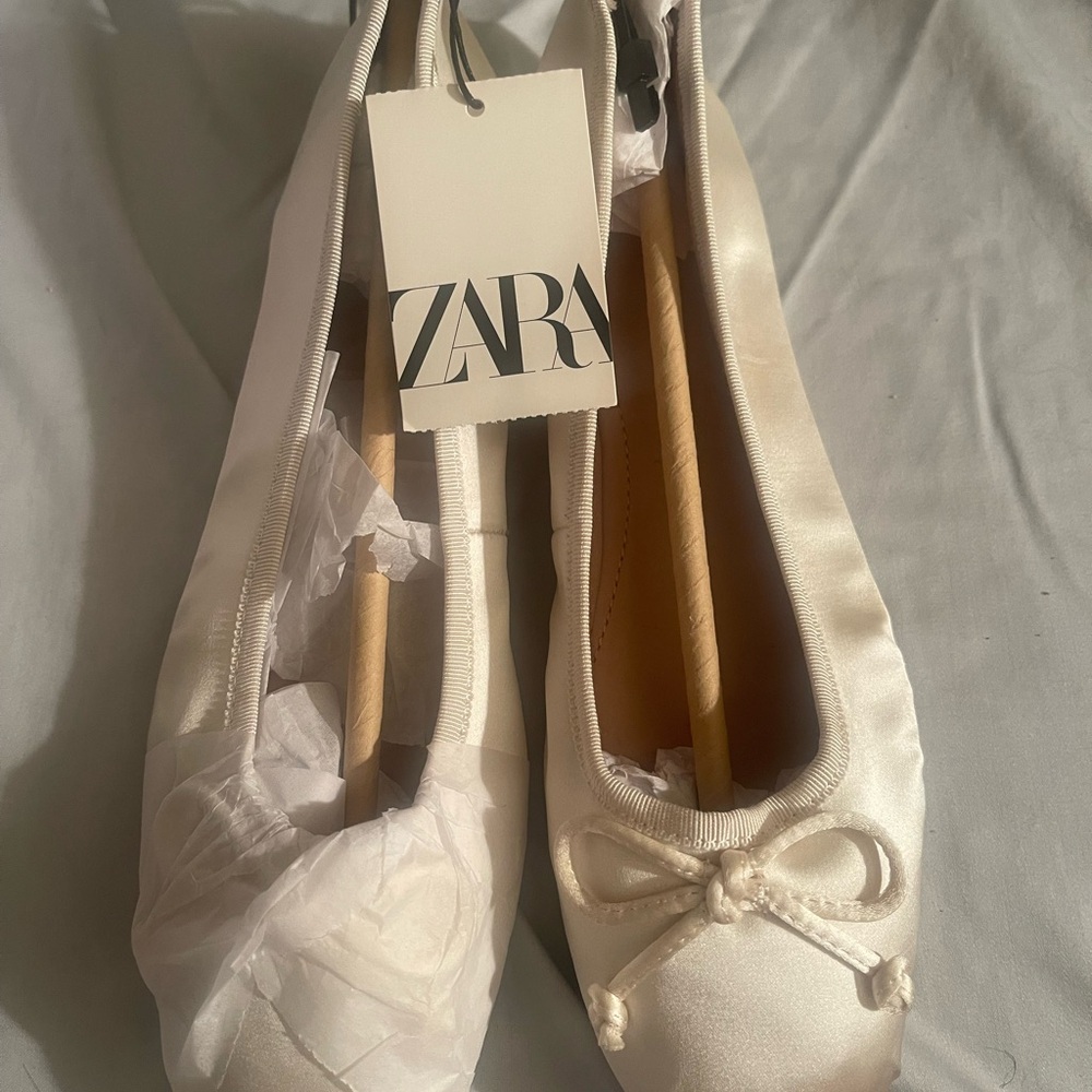 Zara Women's Ivory Satin Flats
